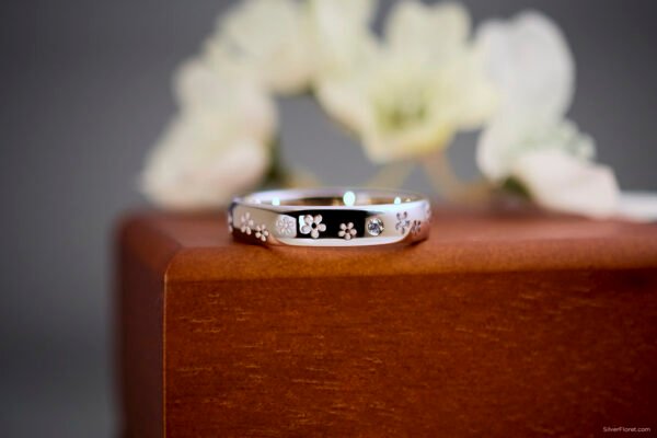 Sakura with Diamonds in Platinum